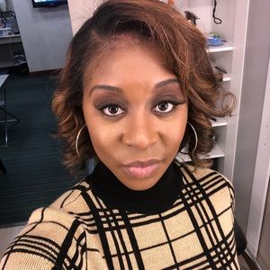 Meet your Posher, Erin grace